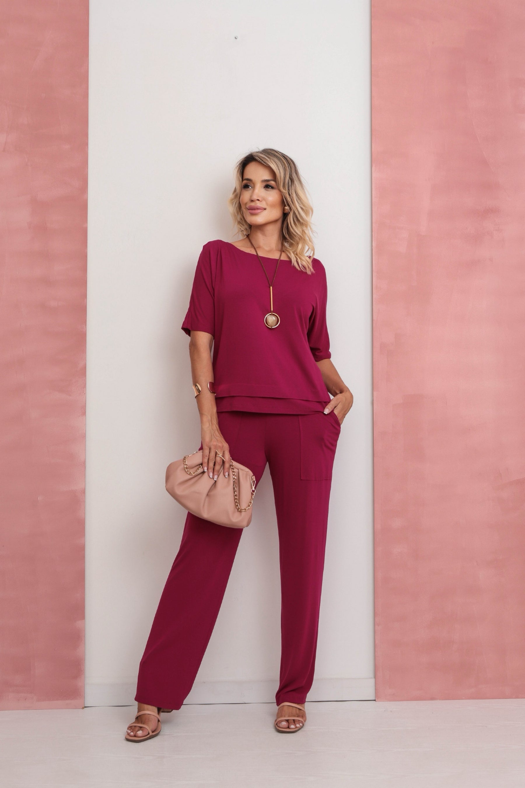 Conjunto de calça reta com blusa manga curta e gola canoa Vanessa