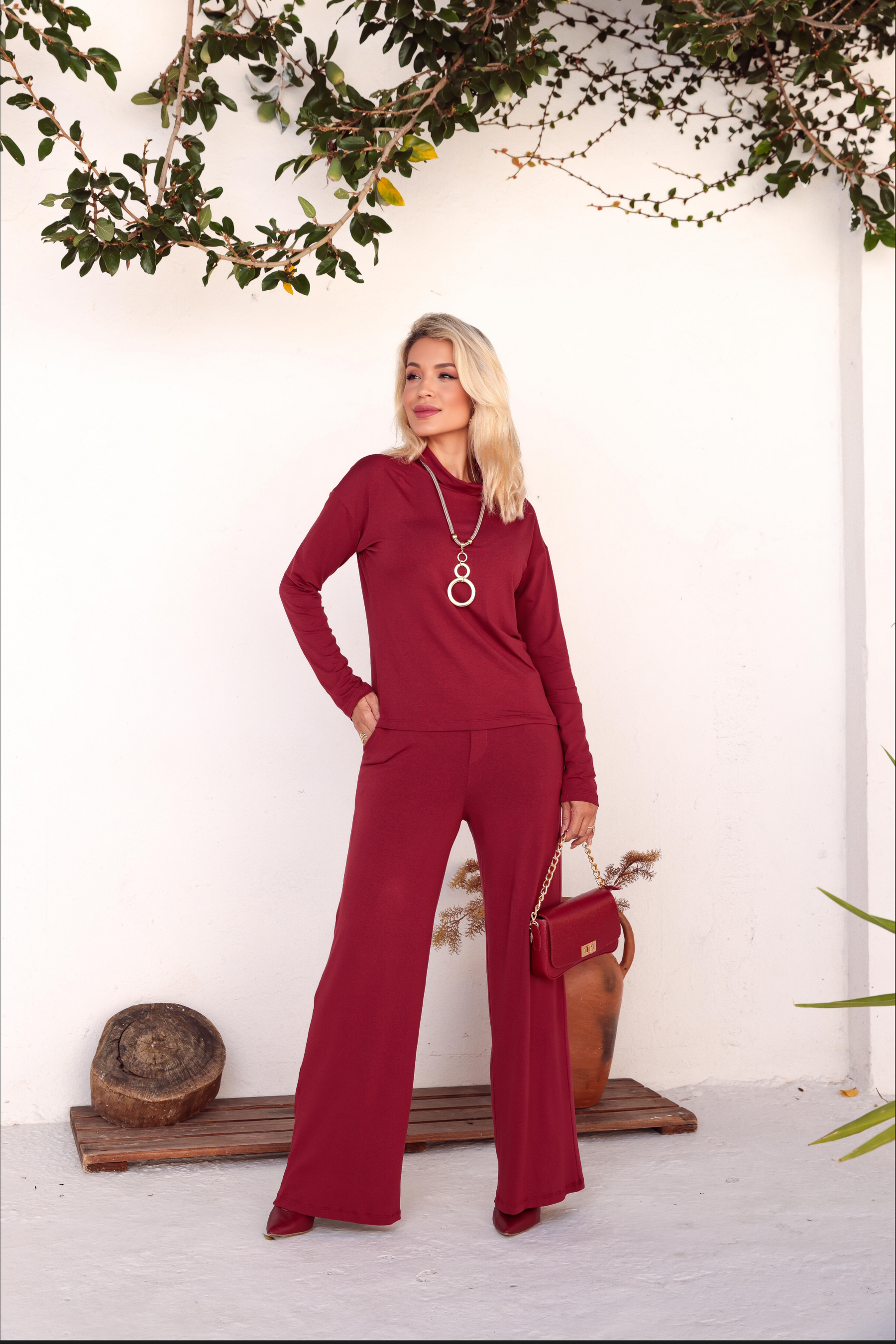Conjunto de calça pantalona com manga longa e gola alta Laís