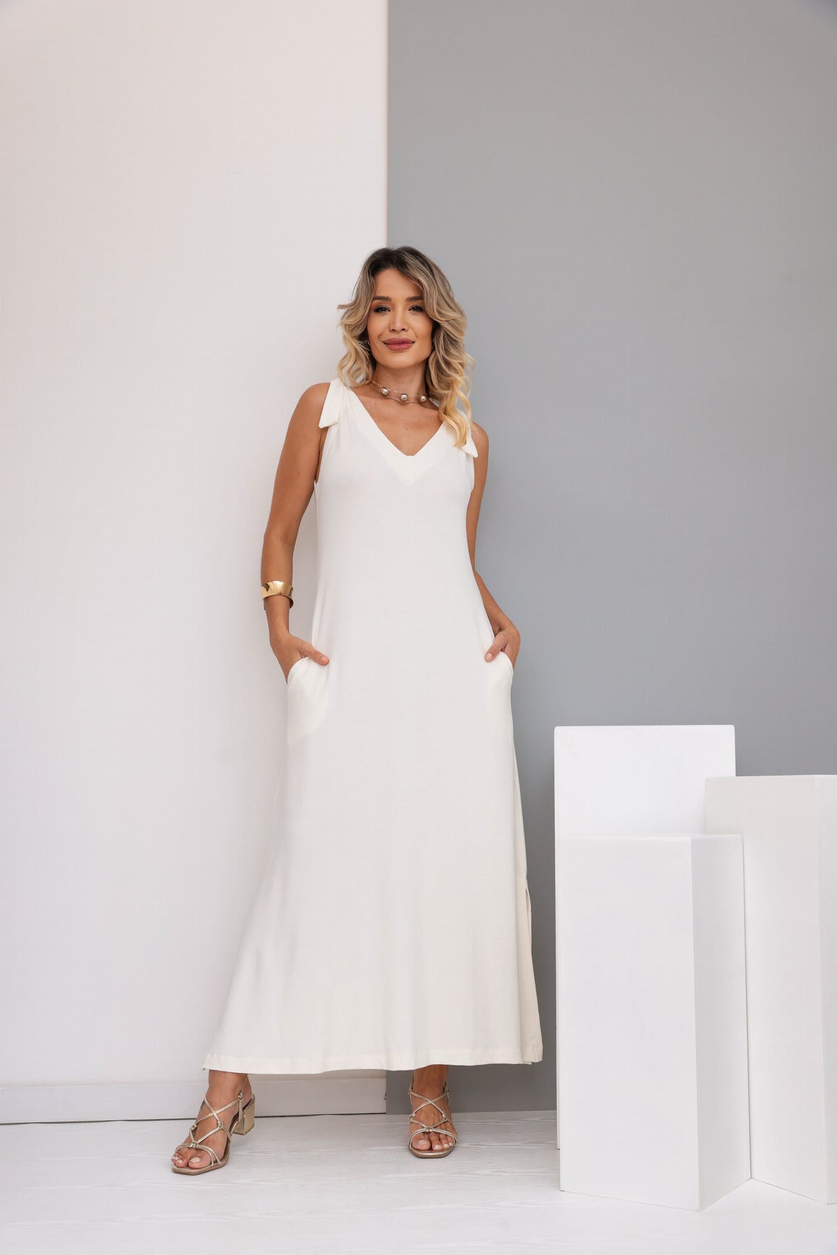 Vestido longo regata com decote V Safira