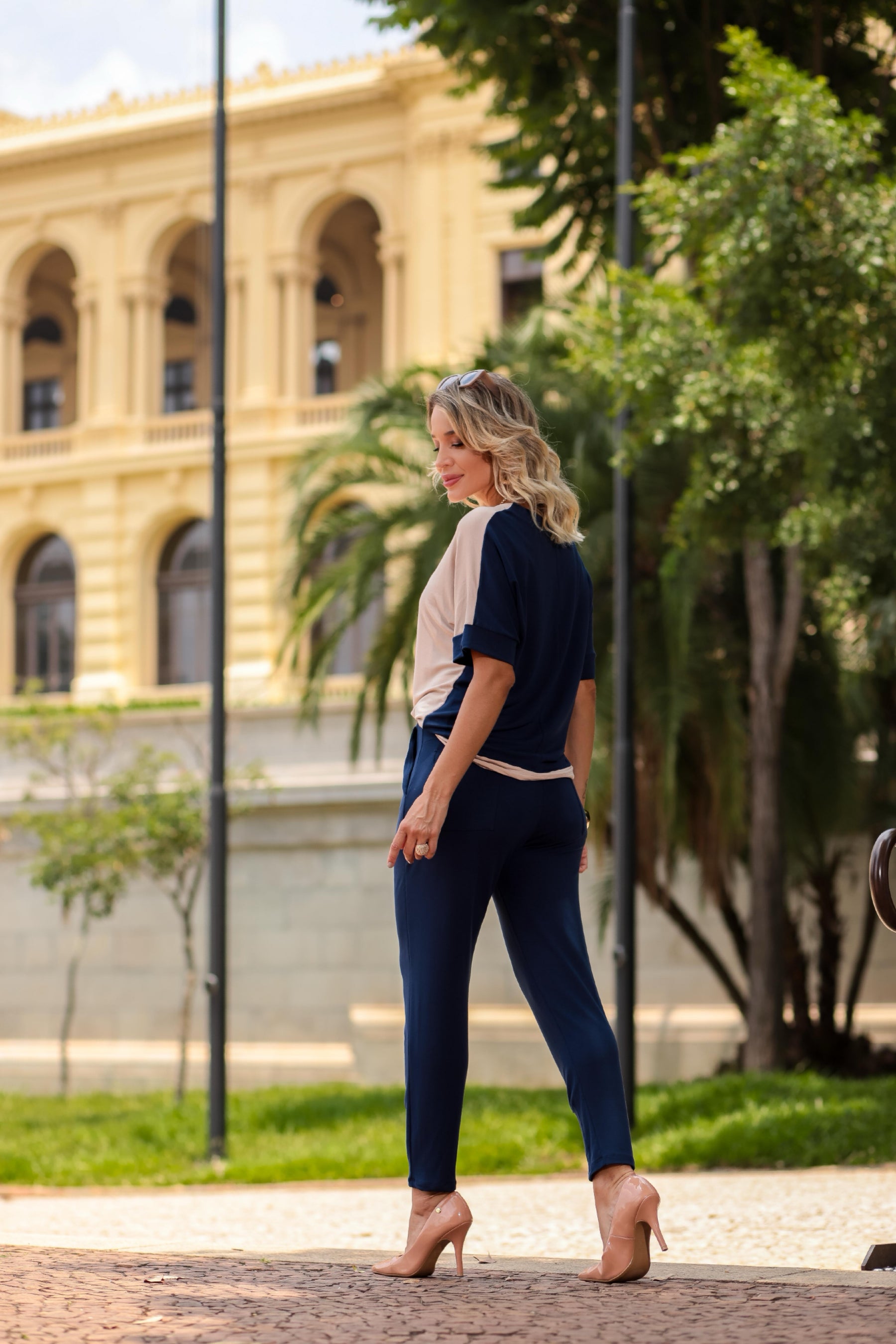 Conjunto de calça flare com blusa de manga curta e gola redonda Lazuli