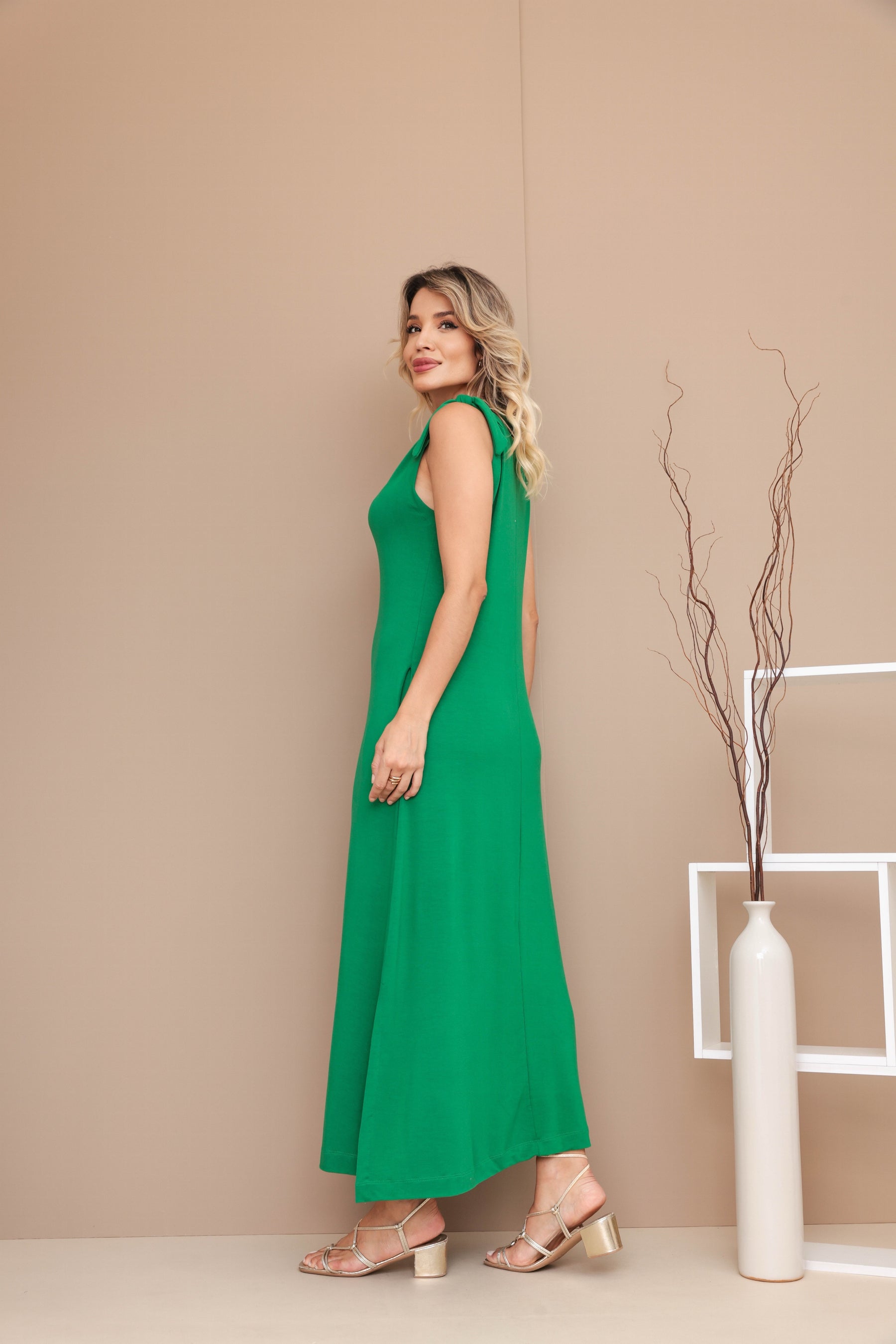 Vestido longo regata com decote V Safira