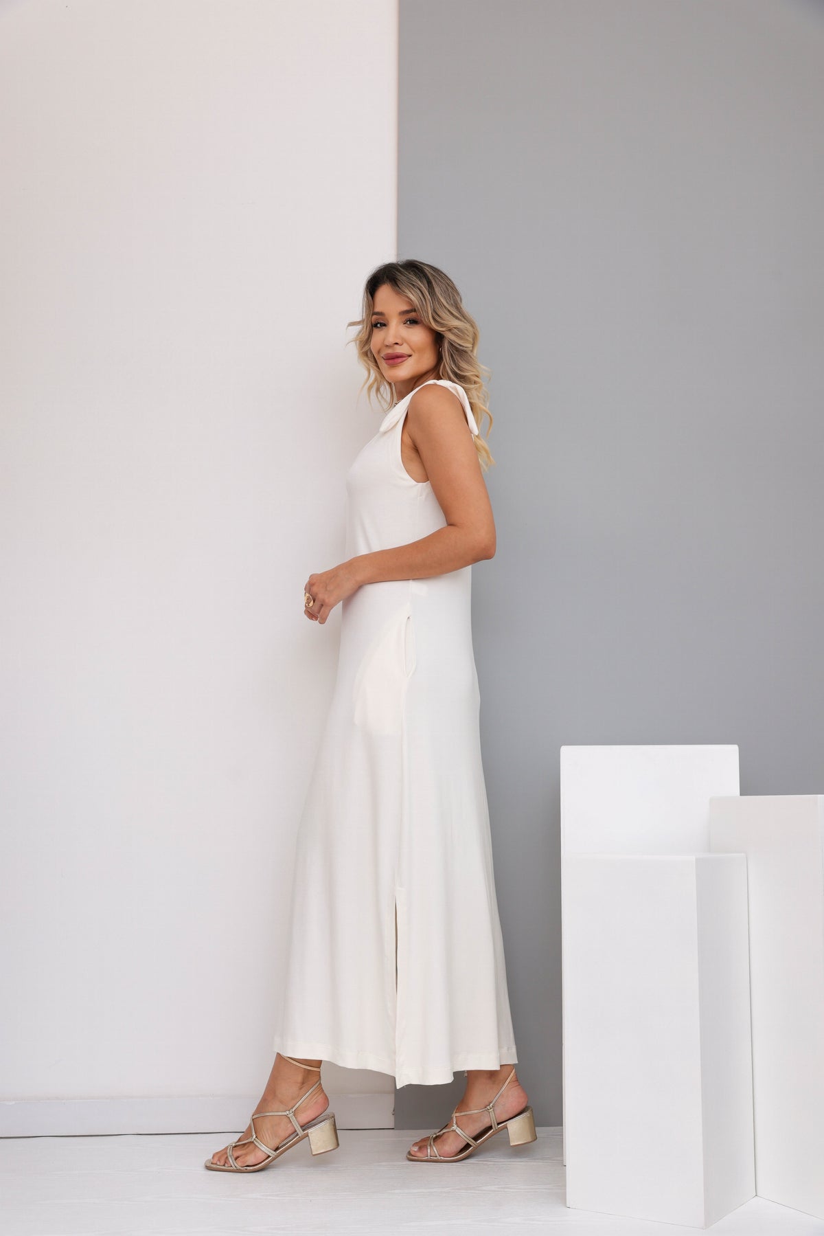 Vestido longo regata com decote V Safira