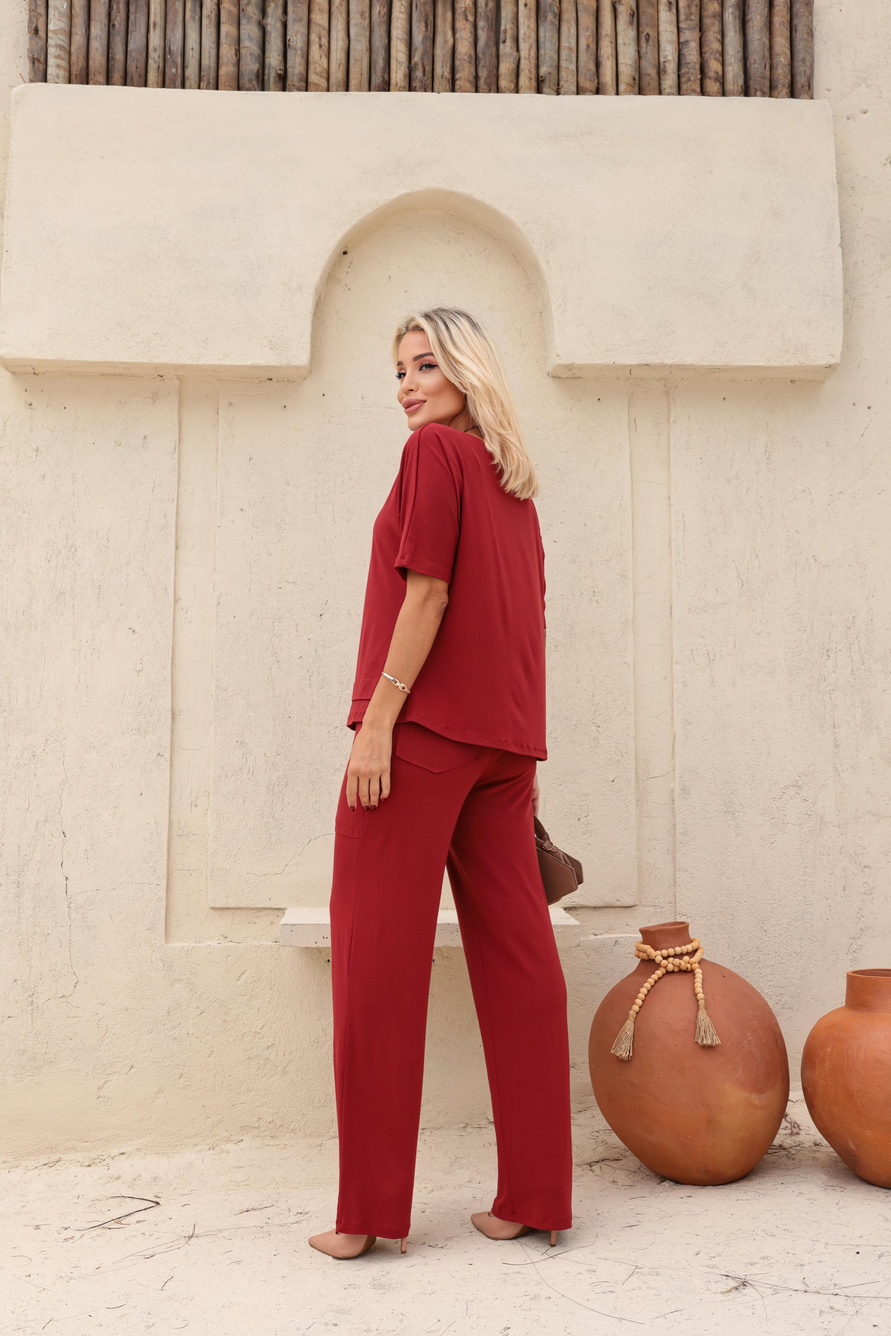 Conjunto de calça reta com blusa manga curta e gola canoa Vanessa