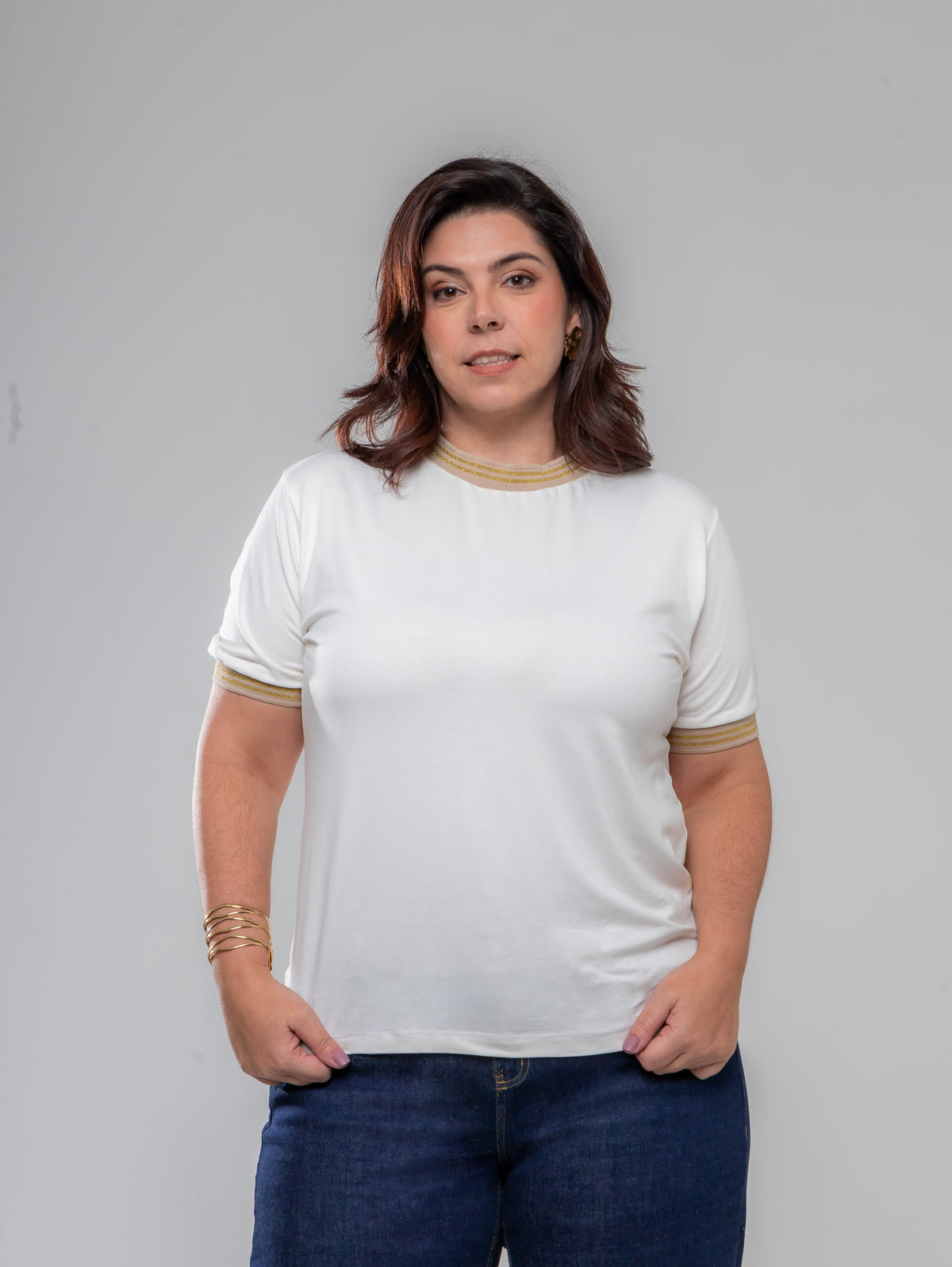 Camiseta de manga curta branca e bege Basic