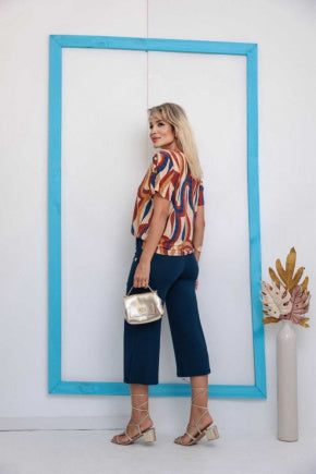 Conjunto de calça pantacourt com blusa de manga curta e gola redonda Gisele