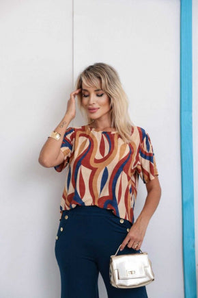 Conjunto de calça pantacourt com blusa de manga curta e gola redonda Gisele