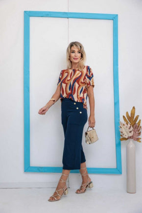 Conjunto de calça pantacourt com blusa de manga curta e gola redonda Gisele