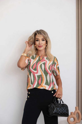Conjunto de calça pantacourt com blusa de manga curta e gola redonda Gisele