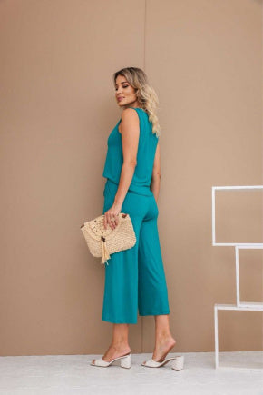 Conjunto pantacourt com regata de gola redonda Grace
