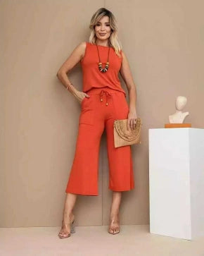 Conjunto pantacourt com regata de gola redonda Grace
