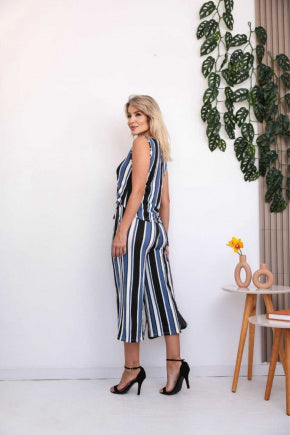 Conjunto pantacourt com regata de gola redonda Grace