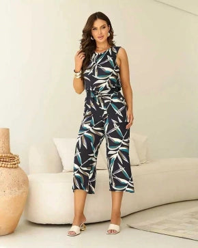 Conjunto pantacourt com regata de gola redonda Grace