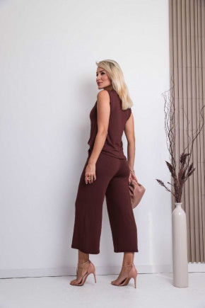 Conjunto pantacourt com regata de gola redonda Grace