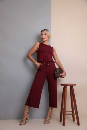 Conjunto pantacourt com regata de gola redonda Grace
