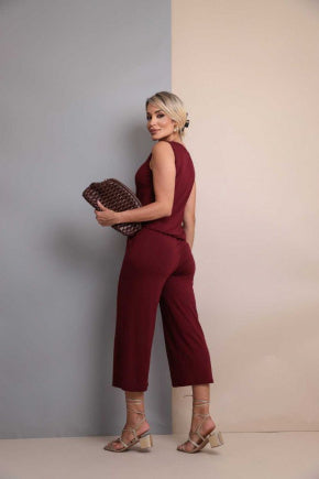 Conjunto pantacourt com regata de gola redonda Grace