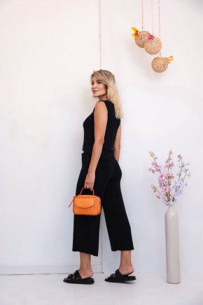 Conjunto pantacourt com regata de gola redonda Grace