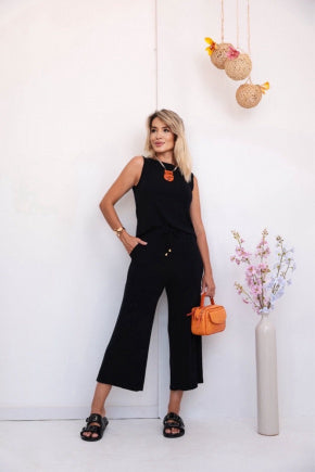 Conjunto pantacourt com regata de gola redonda Grace
