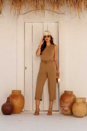Conjunto pantacourt com regata de gola redonda Grace