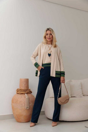Trijunto de calça reta com regata decote careca e cardigã manga longa Tereza