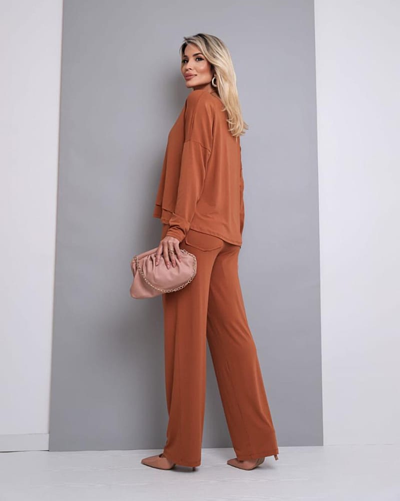 Conjunto de calça reta com blusa de manga longa Vanessa