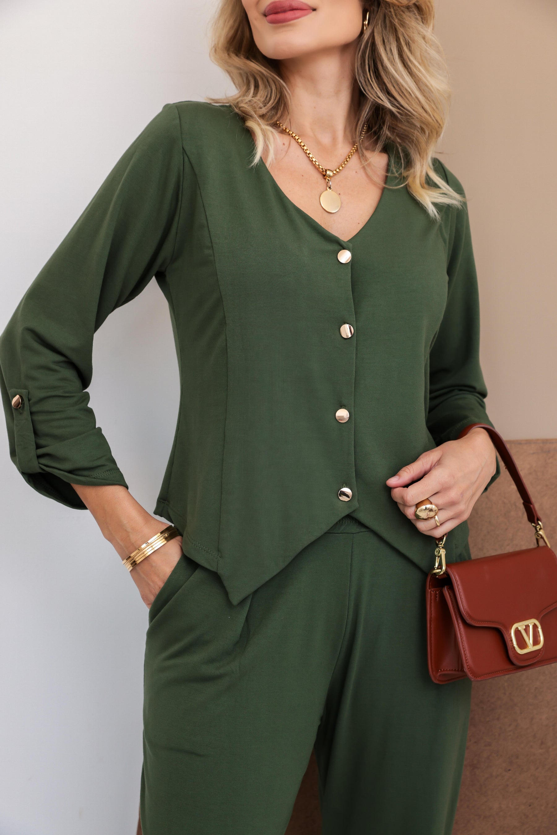 Conjunto de calça reta com blusa de botões e manga 7/8 Giovanna