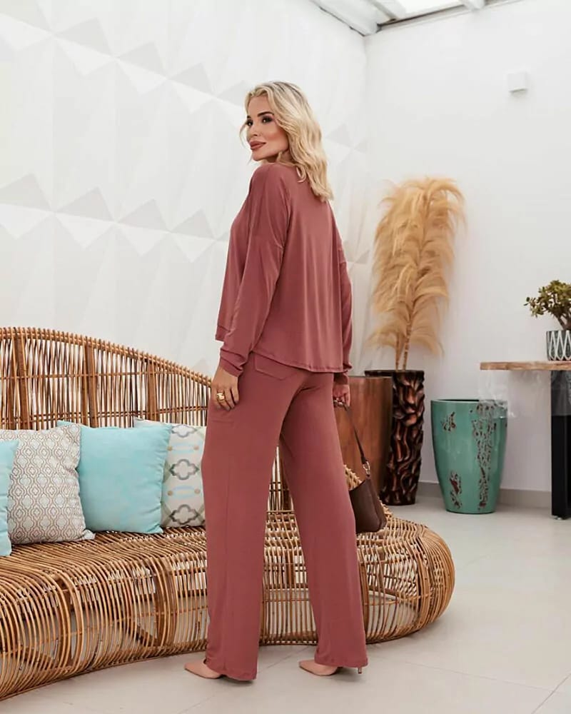 Conjunto de calça reta com blusa de manga longa Vanessa