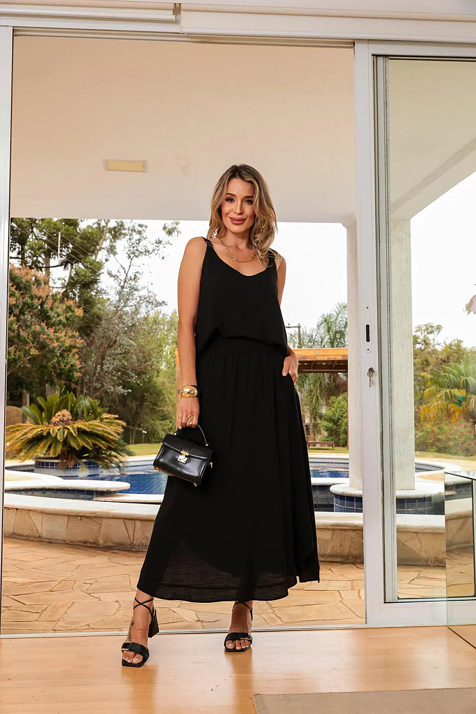 Conjunto de saia longa com blusa regata decote redondo Elize