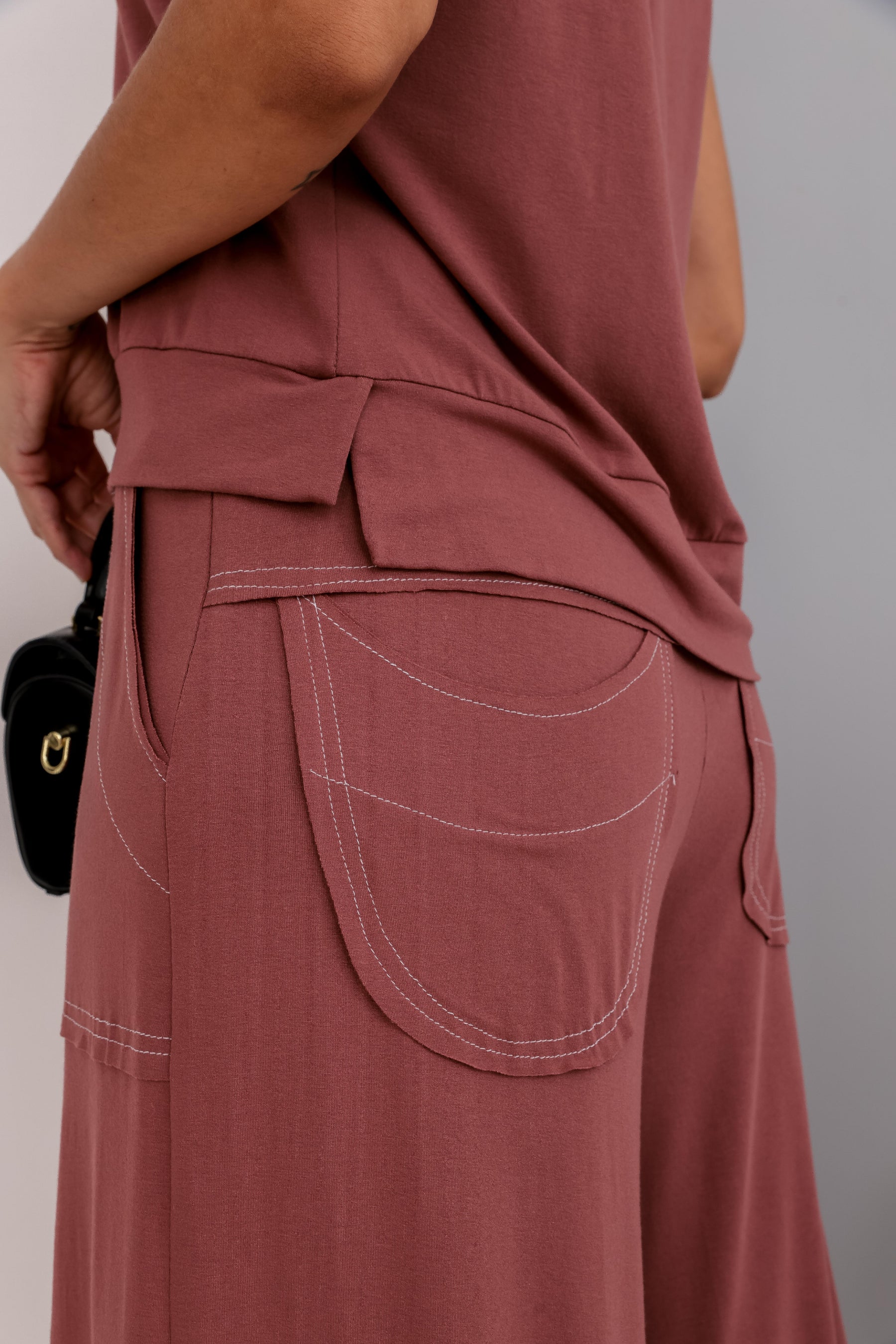 Conjunto de pantacurt com regata com gola redonda Andreia