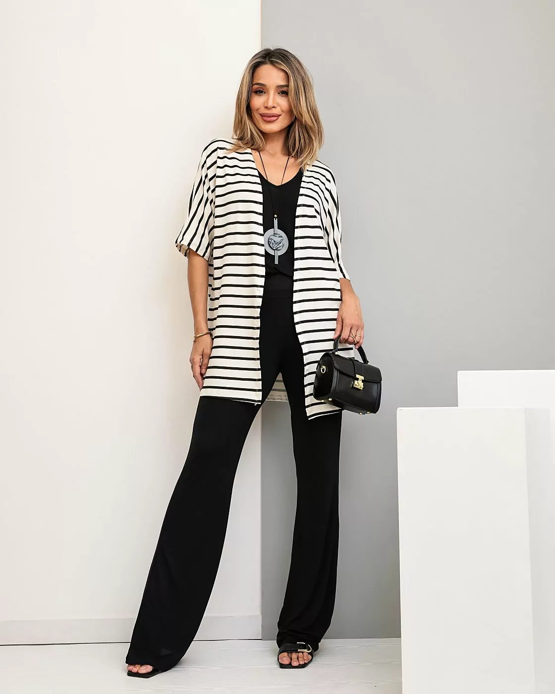 Trijunto de calça flare com regata gola V e cardigã manga 3/4 Silvia