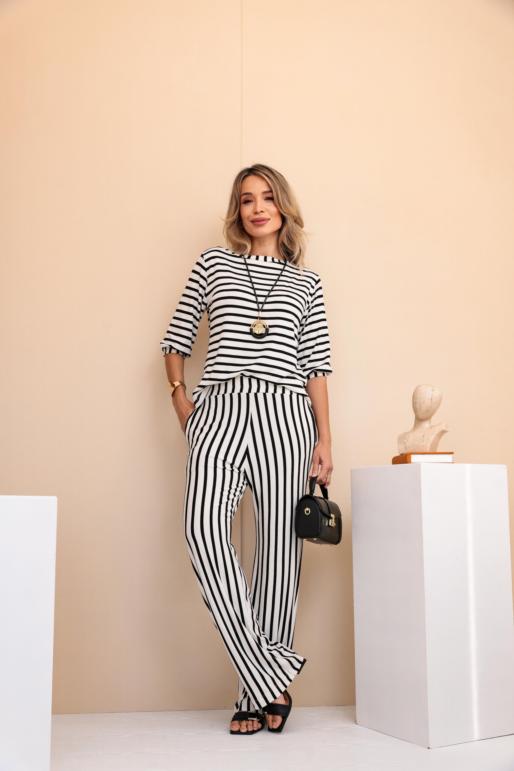 Conjunto de calça pantalona com blusa manga 3/4 Leia
