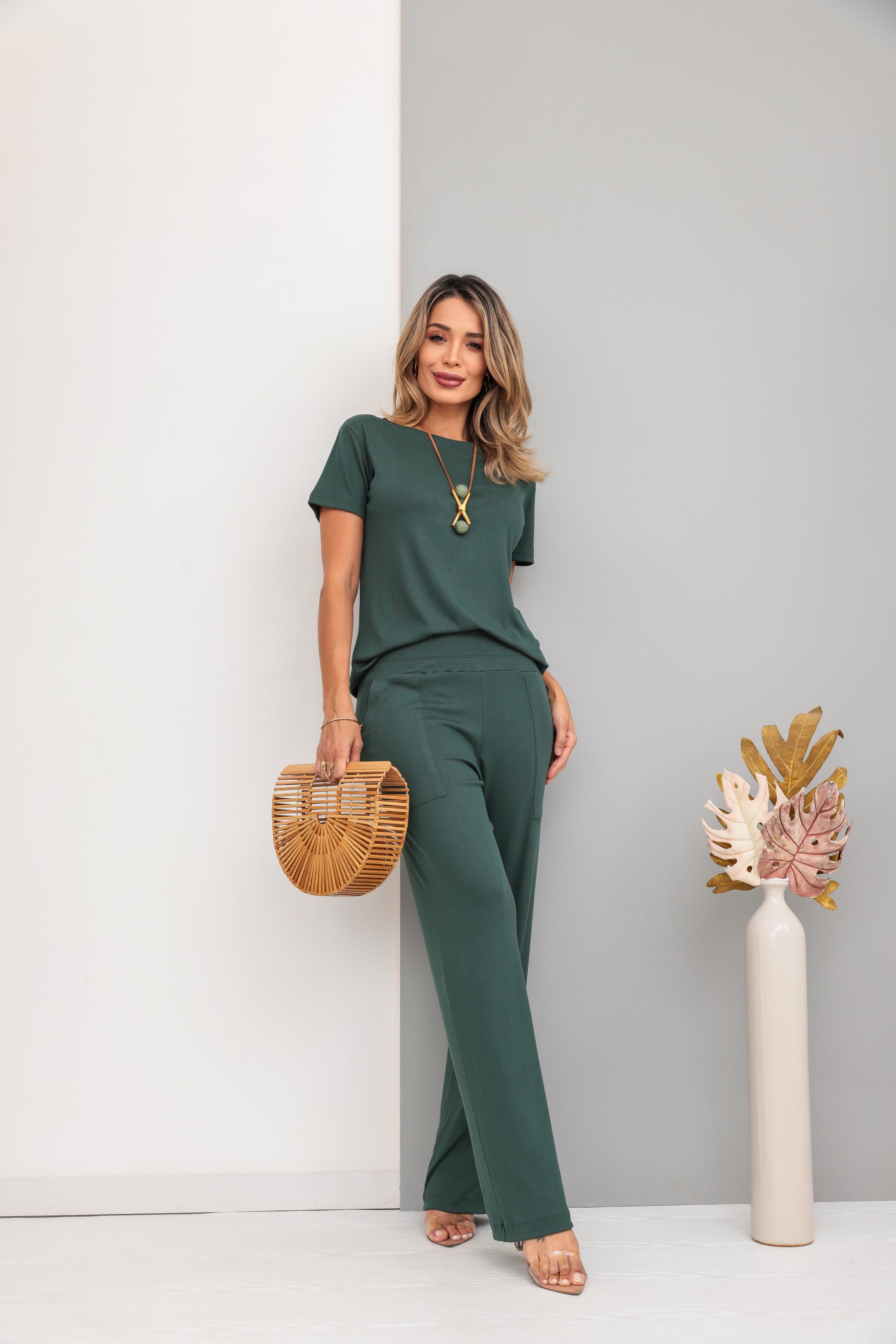 Conjunto de calça reta com blusa de manga curta Dália