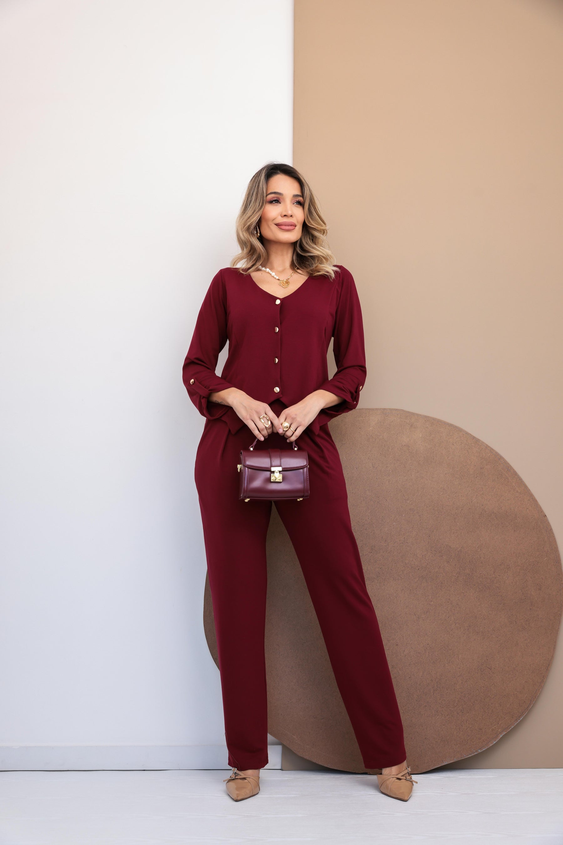 Conjunto de calça reta com blusa de botões e manga 7/8 Giovanna