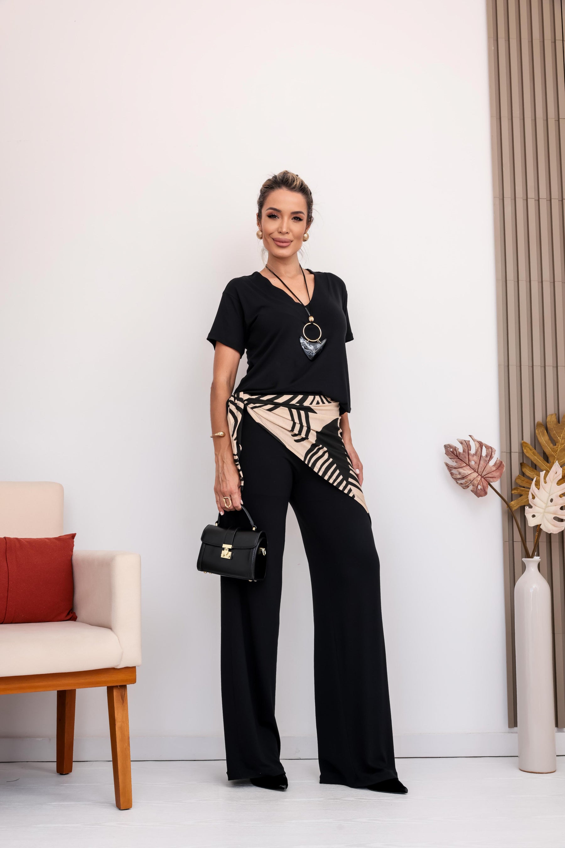 Conjunto de calça flare com blusa de manga curta e decote em V Boho