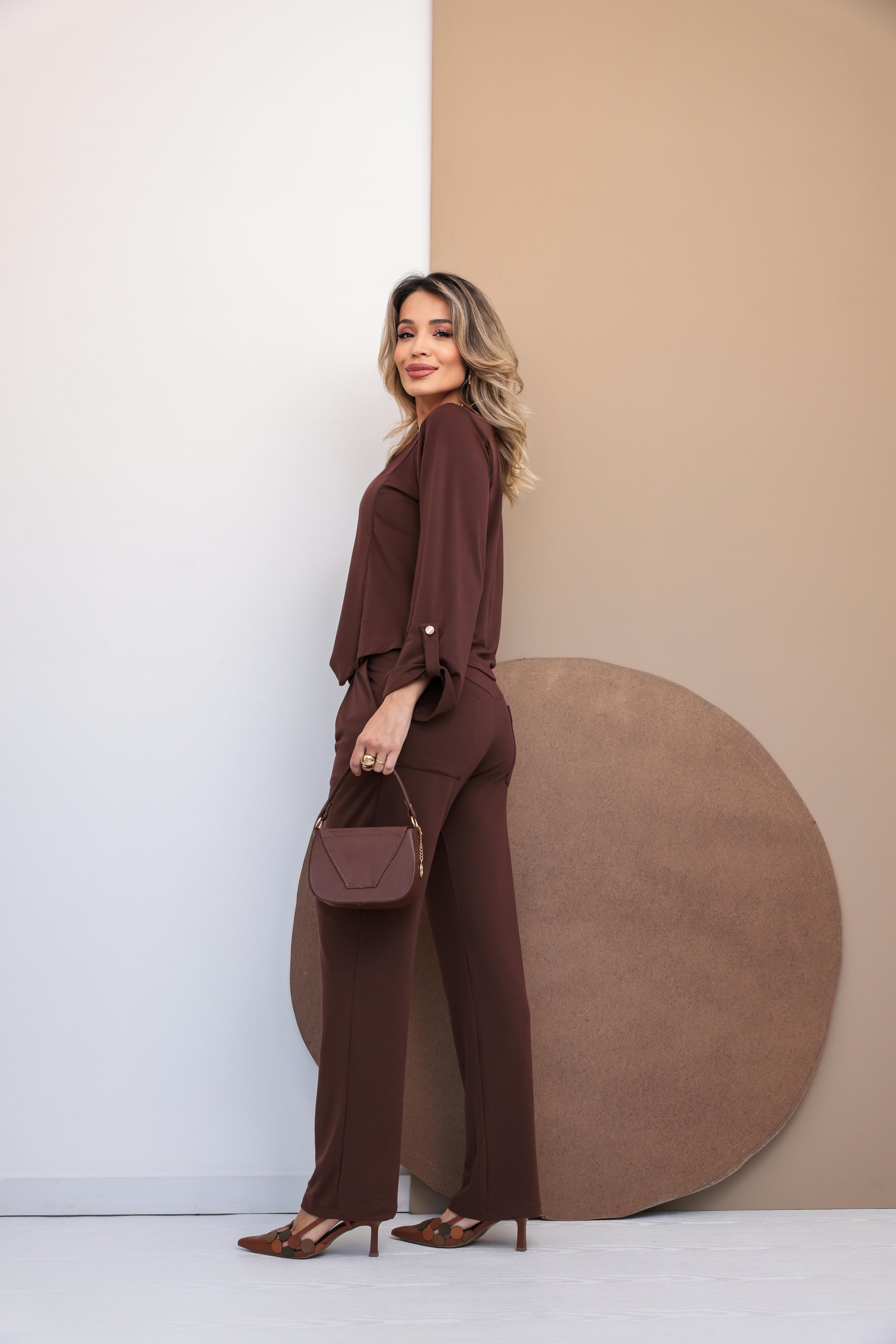 Conjunto de calça reta com blusa de botões e manga 7/8 Giovanna