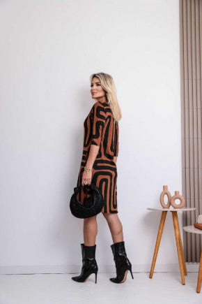 Vestido curto manga 3/4 com decote canoa Sol