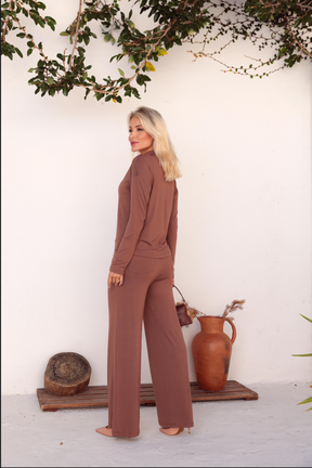 Conjunto de calça pantalona com manga longa e gola alta Laís