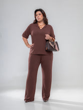 Conjunto de calça pantalona com blusa de manga curta marrom versatile