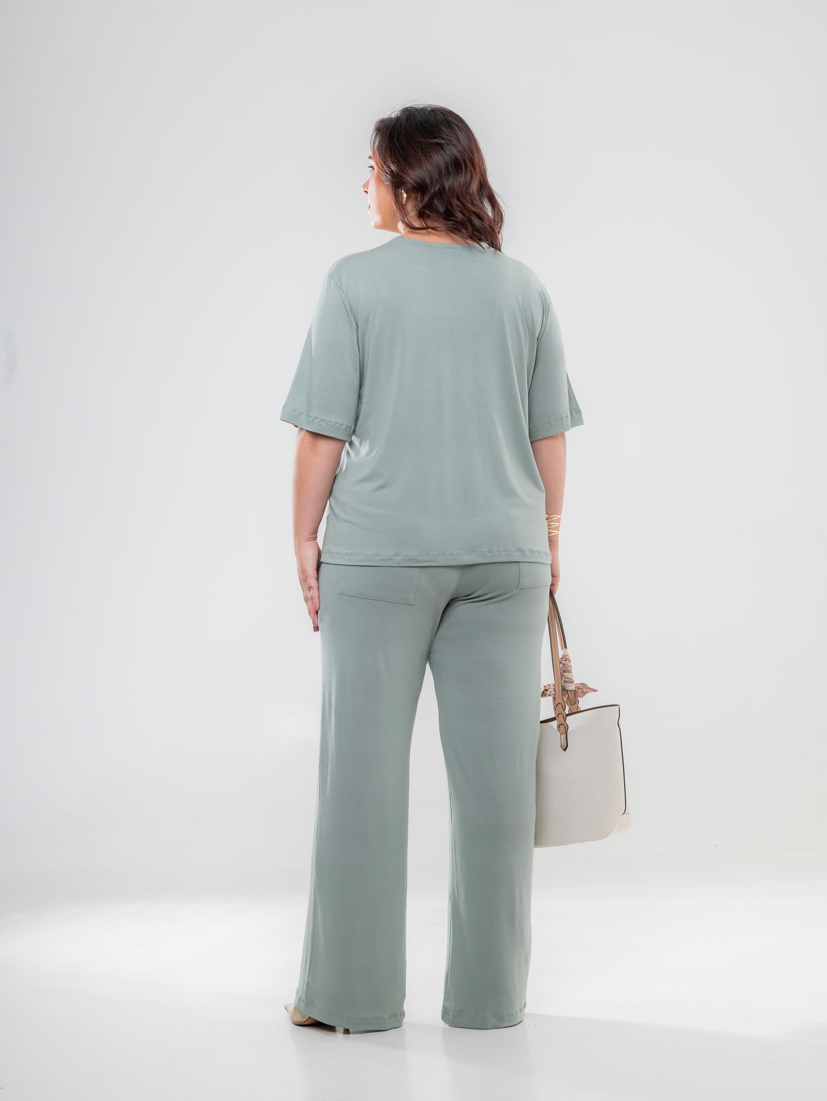 Conjunto de calça pantalona com blusa de manga curta verde salsa Versatile