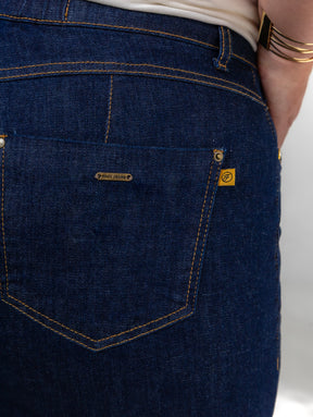 Calça jeans azul escuro wide leg com cós alto First