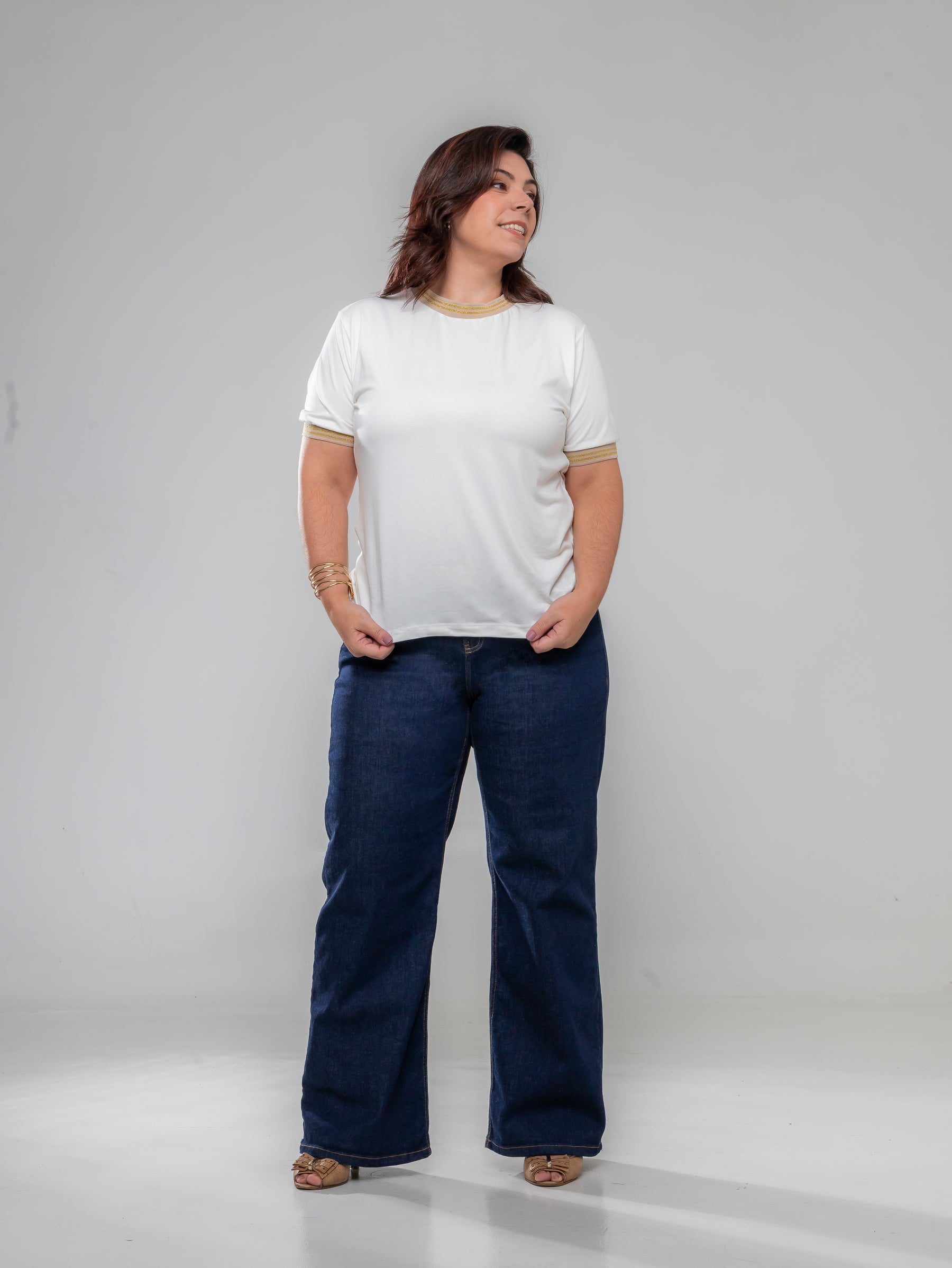 Camiseta de manga curta branca e bege Basic