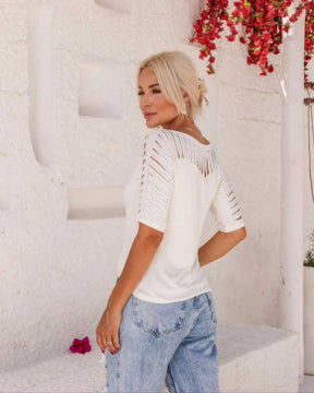 Blusa de manga 3/4 e decote com detalhe Shine