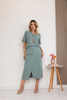 Conjunto de saia midi com blusa manga curta e gola V Esther