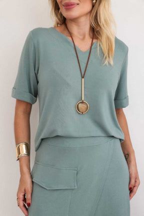 Conjunto de saia midi com blusa manga curta e gola V Esther