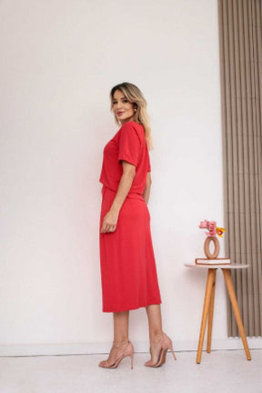 Conjunto de saia midi com blusa manga curta e gola V Esther