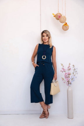 Conjunto pantacourt com regata de gola redonda Grace
