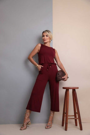 Conjunto pantacourt com regata de gola redonda Grace