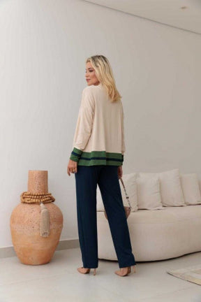 Trijunto de calça reta com regata decote careca e cardigã manga longa Tereza