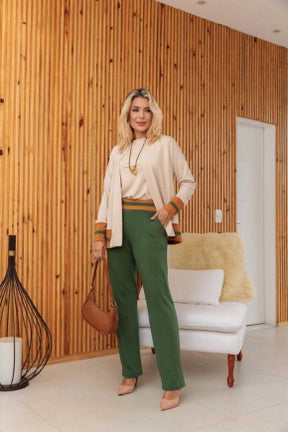 Trijunto de calça reta com regata decote careca e cardigã manga longa Tereza