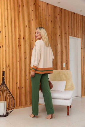 Trijunto de calça reta com regata decote careca e cardigã manga longa Tereza