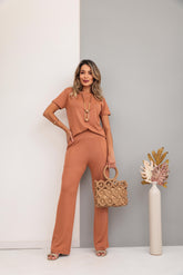 Conjunto de calça reta com blusa de manga curta Dália